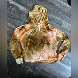 Large, velvety tye dye cropped hoodie
